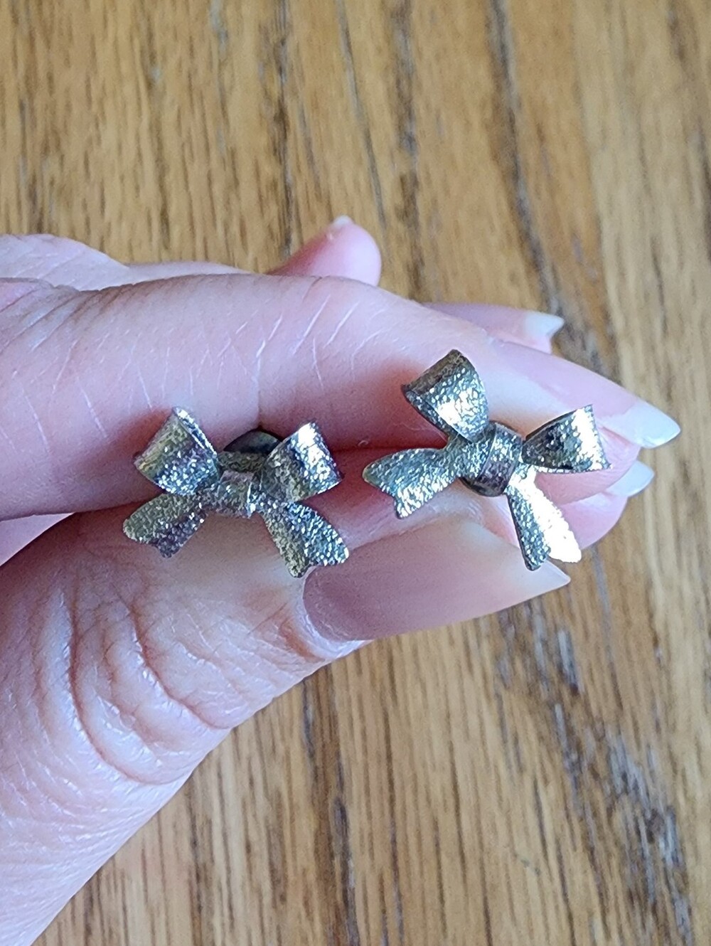 No Brand Silver Textured Bow Stud Earrings